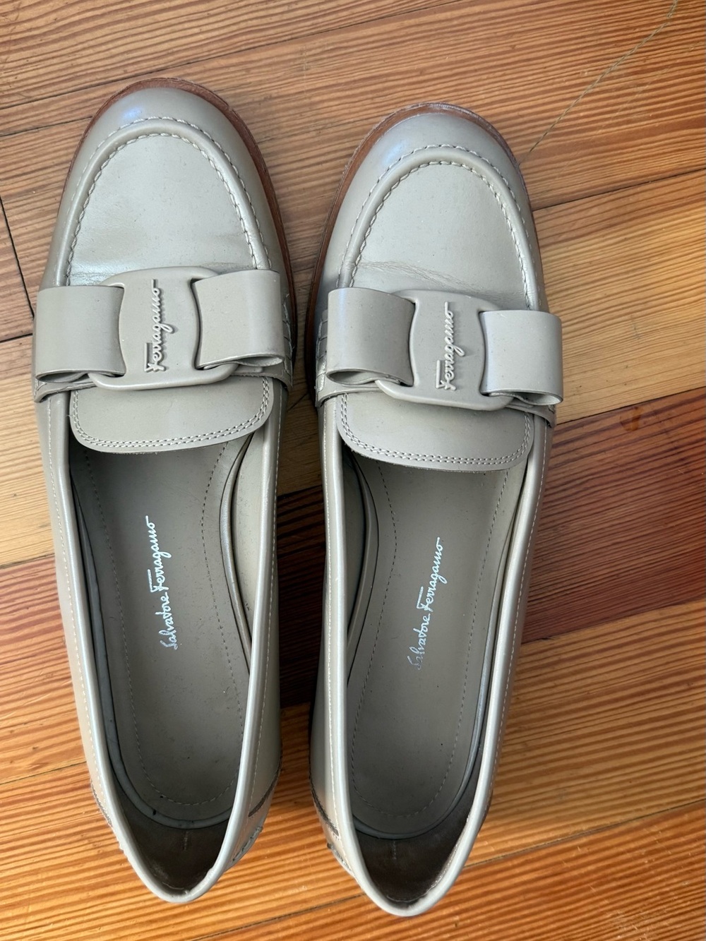 Salvatore Ferragamo Viva leather Light Taupe Leather Vara Bow Loafers